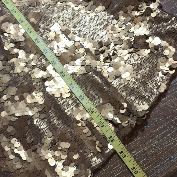 Lovedrobe Women’s Top Tank Gold Sequin Front Black Back Sleeveless Scoop Size 14 - Picture 9 of 10